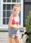 Taylor Swift shows her sexy body in swimsuit at Cape Cod